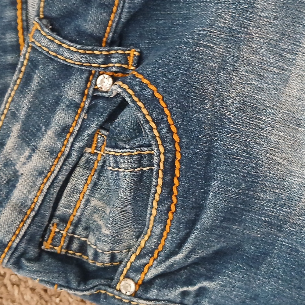 Zana Di Women's Jweled Denim Shorts - Picture 3 of 13